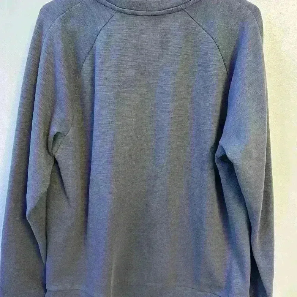 Men's Nike crewneck grey pullover with front pocket size medium